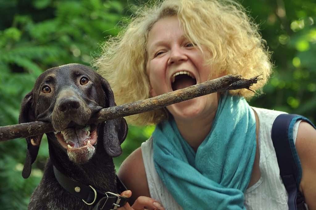 dog, aport, mistress-4499086.jpg